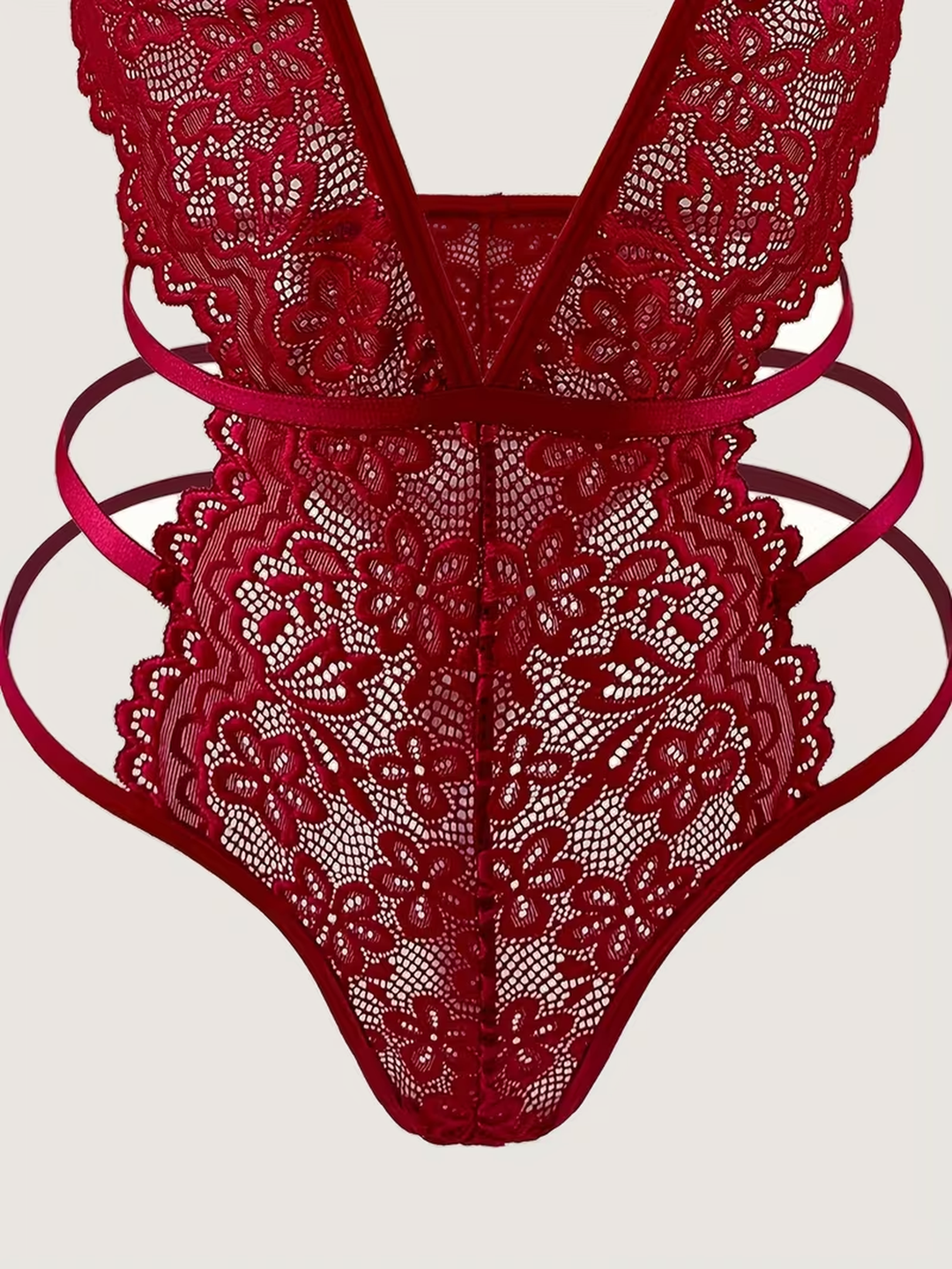 Transparenter Body aus Blumen-Spitze mit offenem Rücken und goldfarbenem Herzring
