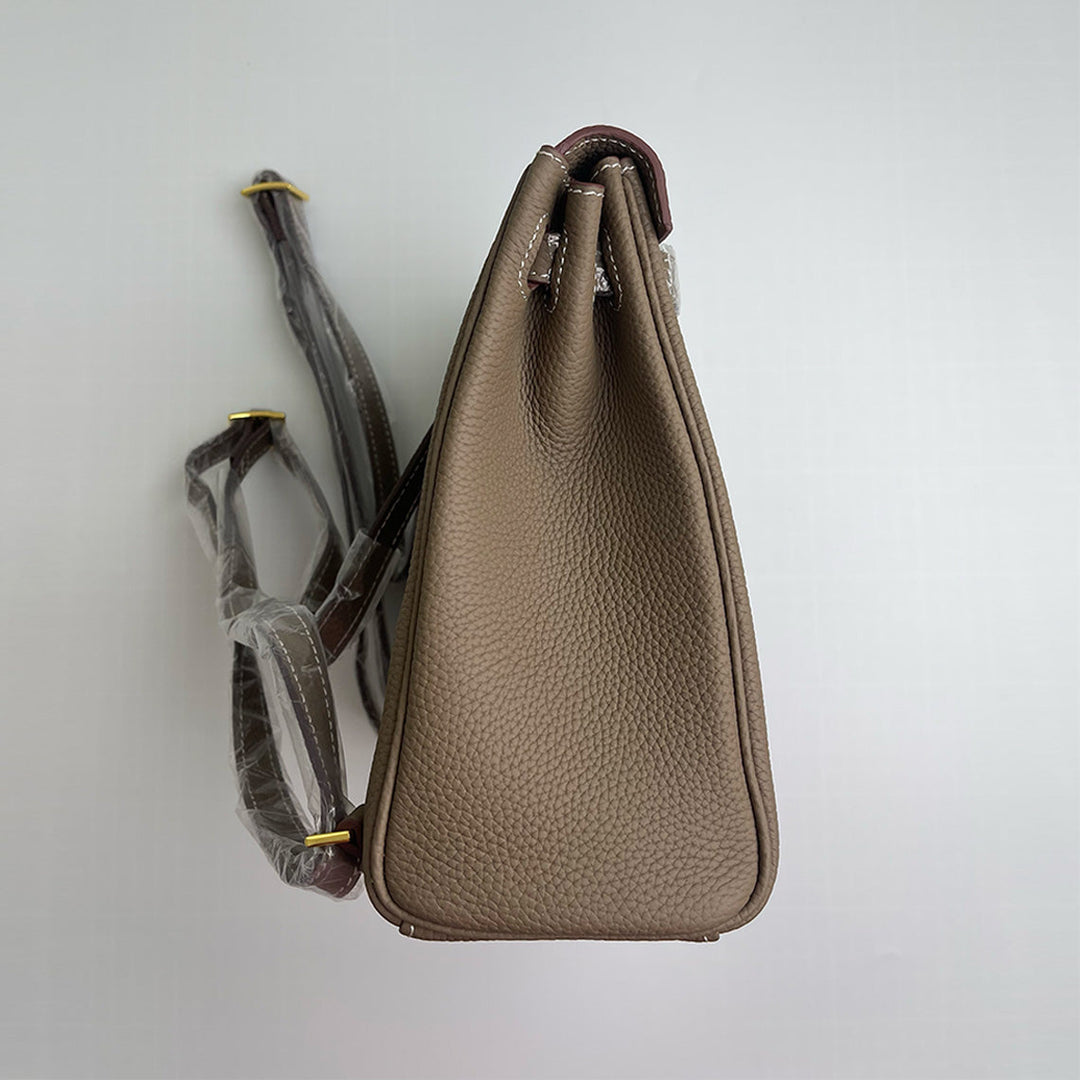 Kelly Rucksack aus Narbenleder mit verstellbaren Riemen